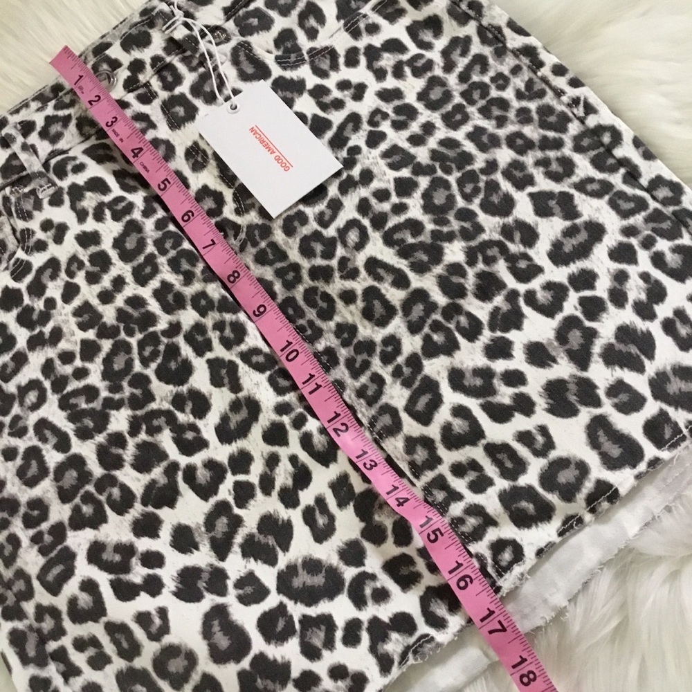 Good American Leopard Mini Skirt Raw Hem Size 4 - Picture 6 of 8